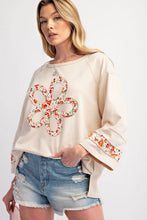 Load image into Gallery viewer, Beige Flower Patch Graphic Exposed Seam Wide Sleeve Top