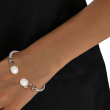 Load image into Gallery viewer, White Pearl Leaf Cable Bangle