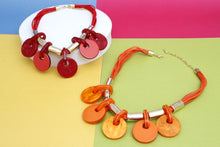 Load image into Gallery viewer, Collar Marbled Red Disc Leather Cord Necklace