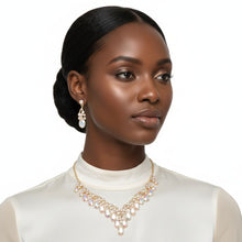 Load image into Gallery viewer, Collar Dramatic Gold Oval Aurbo Crystal Necklace