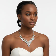 Load image into Gallery viewer, Collar Dramatic Silver Oval Aurbo Crystal Necklace