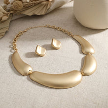 Load image into Gallery viewer, Matte Gold Collar Domed Industrial Link Necklace