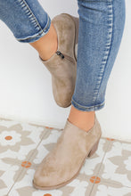 Load image into Gallery viewer, Philippine Gray Tulip Opening Suede Ankle Boots