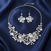 Load image into Gallery viewer, Silver Floral Intricate Crystal Collar Necklace