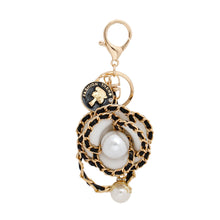 Load image into Gallery viewer, Keychain Luxe Camellia Couture White Flower Clip
