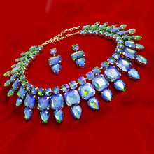 Load image into Gallery viewer, Collar Blue Green Red Carpet Ready Crystal Set