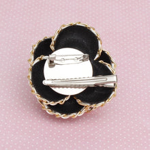 Load image into Gallery viewer, Brooch Clip Black Pearl Chain Edge Camellia Flower
