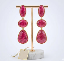 Load image into Gallery viewer, 3 Tier Drop Fuchsia Mosaic Gold Geometric Earrings