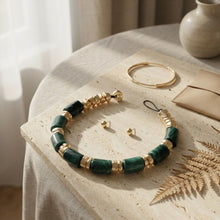 Load image into Gallery viewer, Vintage Marbled Green Resin Bead Toggle Necklace