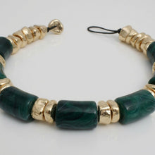 Load image into Gallery viewer, Vintage Marbled Green Resin Bead Toggle Necklace