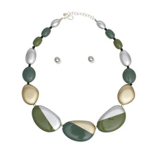 Load image into Gallery viewer, Beaded Green Matte Painted Graduated Necklace