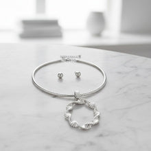 Load image into Gallery viewer, Choker Silver Ribbed Link Twisted Pendant Necklace