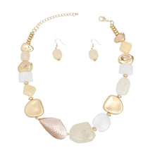 Load image into Gallery viewer, Beaded Ivory and Gold Beachy Shell Link Necklace