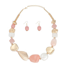 Load image into Gallery viewer, Beaded Pink and Gold Beachy Shell Link Necklace