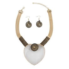 Load image into Gallery viewer, Collar White Large Resin Agate Slice Pendant Set