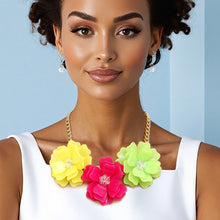 Load image into Gallery viewer, Collar Playful Petals Bright Color Flower Necklace