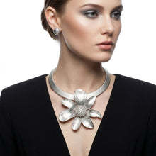 Load image into Gallery viewer, Pendant Silver Dimensional Flower Omega Necklace