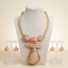Load image into Gallery viewer, Soft Pink Teardrop Pendant Handmade Necklace
