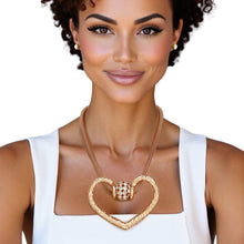 Load image into Gallery viewer, Pendant Gold Mesh Chain Chunky Heart Necklace