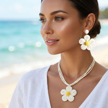 Load image into Gallery viewer, Ivory Daisy Flower Raffia Pendant Necklace Set