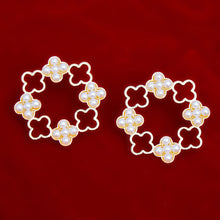 Load image into Gallery viewer, Stud Gold Clover Wreath Pearl Earrings for Women