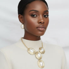 Load image into Gallery viewer, Pendant Gold Organic Oval Cream Pearl Necklace