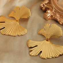 Load image into Gallery viewer, Ginkgo Biloba Design Stud Earrings