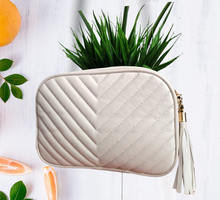 Load image into Gallery viewer, Crossbody Bag Chevron Design - Navy - Cream