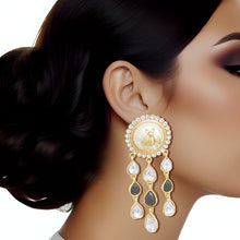 Load image into Gallery viewer, Vintage Look Gold Bee Earrings