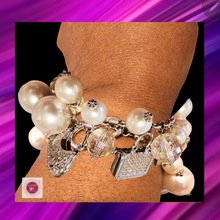 Load image into Gallery viewer, Pearl Charm Bracelet - White - B1080