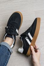 Load image into Gallery viewer, White Striped Lace-up Flat Sneakers
