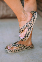 Load image into Gallery viewer, Leopard Print Thick Sole Flip Flops
