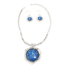 Load image into Gallery viewer, Necklace Royal Blue Flower Pendant Burnished Set
