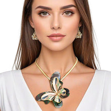 Load image into Gallery viewer, Necklace Camo Butterfly 3D Pendant Set for Women
