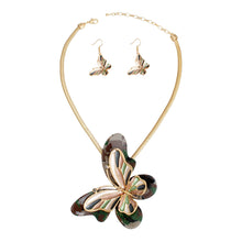 Load image into Gallery viewer, Necklace Camo Butterfly 3D Pendant Set for Women
