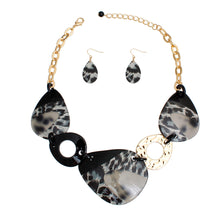 Load image into Gallery viewer, Necklace Leopard Black Marbled Acrylic Link Set
