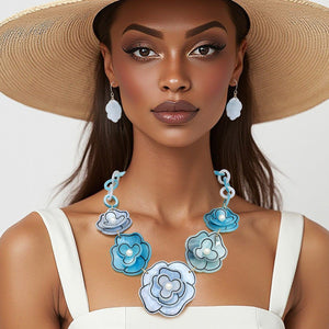 Collar 3D Blue Outlined Flower Necklace Women