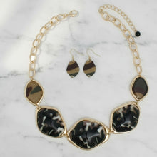 Load image into Gallery viewer, Collar Dimensional Bright Camouflage Link Necklace

