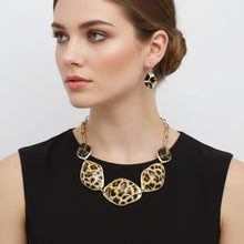 Load image into Gallery viewer, Collar Dimensional Bright Leopard Link Necklace
