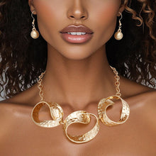 Load image into Gallery viewer, Chain Matte Gold Chunky Chain Modern Necklace
