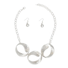 Load image into Gallery viewer, Chain Matte Silver Chunky Chain Modern Necklace
