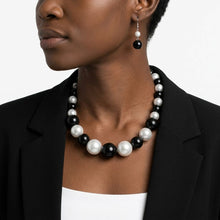 Load image into Gallery viewer, Black Bead White Pearl Chunky Graduated Necklace
