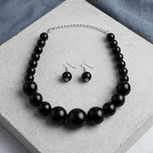 Load image into Gallery viewer, Jet Black Ball Bead Chunky Graduated Necklace
