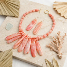 Load image into Gallery viewer, Bib Pink Resin Drops Tropical Getaway Necklace
