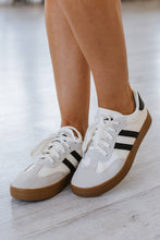 Load image into Gallery viewer, White Striped Lace-up Flat Sneakers
