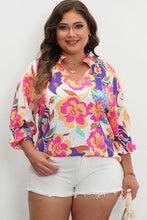 Load image into Gallery viewer, Rose Red Floral Print Split Neck Short Puff Sleeve Plus Blouse
