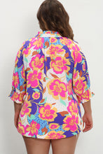 Load image into Gallery viewer, Rose Red Floral Print Split Neck Short Puff Sleeve Plus Blouse
