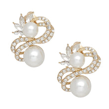 Load image into Gallery viewer, Clip On High End Gold Ribbon Cream Pearl Earrings
