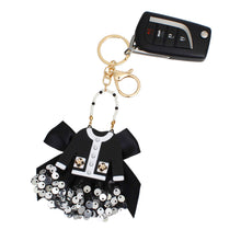 Load image into Gallery viewer, Keychain Luxe Camellia Couture Black Sweater Clip
