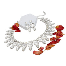 Load image into Gallery viewer, Collar Clear Silver Red Carpet Ready Crystal Set
